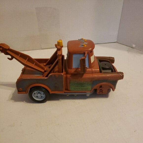 Disney Pixar Cars Tomica Tow-Mater C-04 (Japan) parts missing wheel - Picture 3 of 4